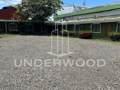 Cabinas Zona Comercial Parrita