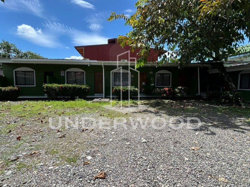 Cabinas Zona Comercial Parrita