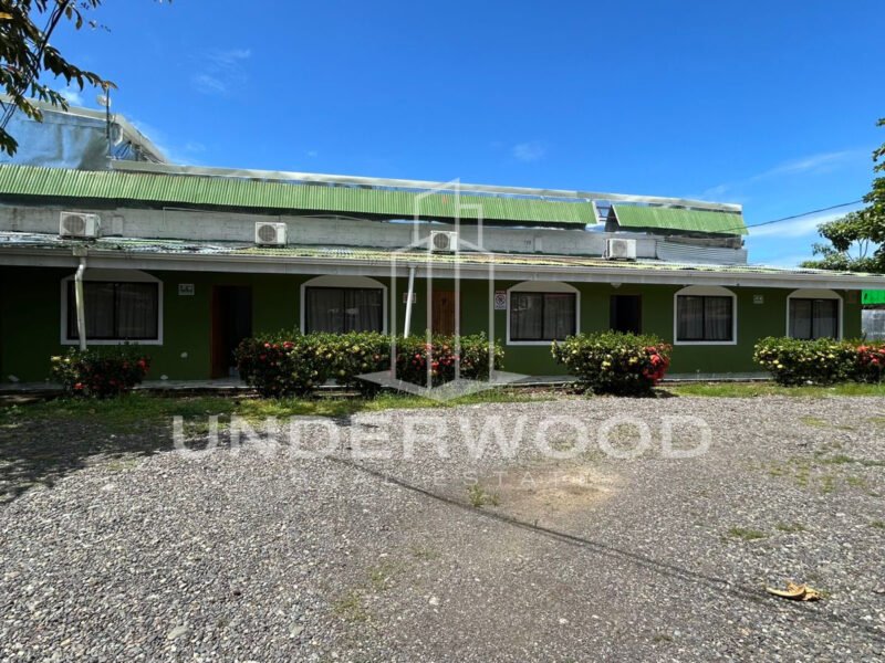 Cabinas Zona Comercial Parrita