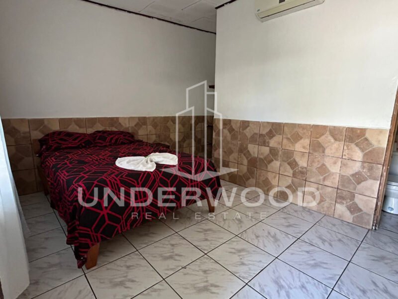 Cabinas Zona Comercial Parrita