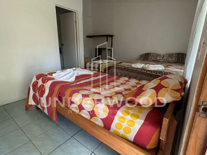 Cabinas Zona Comercial Parrita