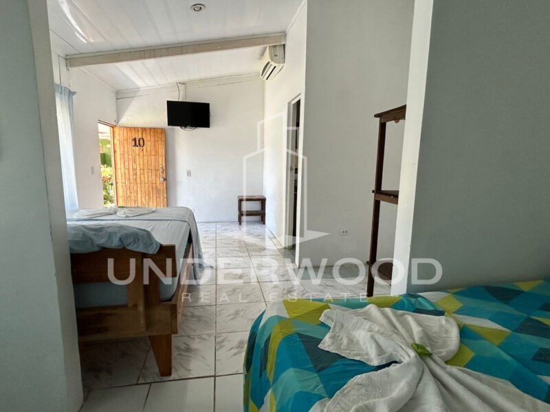 Cabinas Zona Comercial Parrita