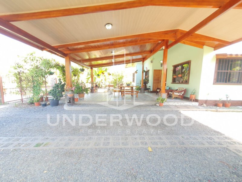 Casa y lote Los Ángeles