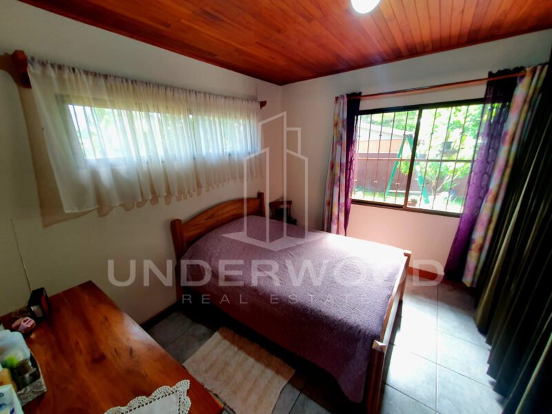 Casa y lote Los Ángeles