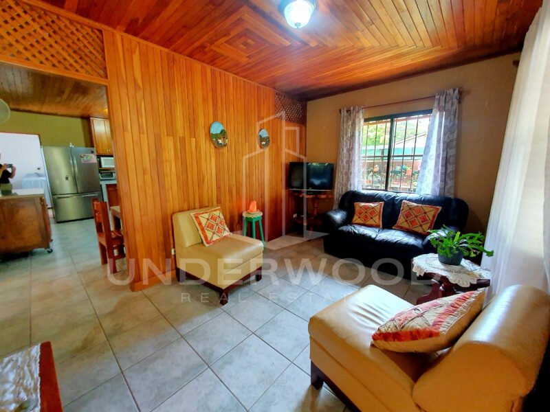 Casa y lote Los Ángeles